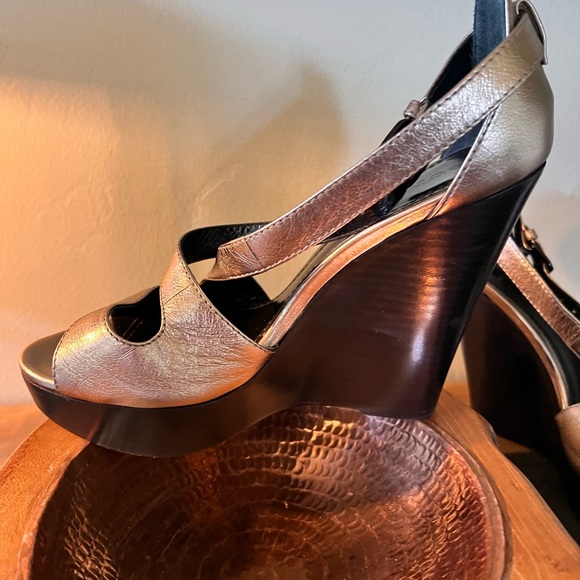 Burberry London wedge platforms, gold, Sz 38 - Picture 8 of 14